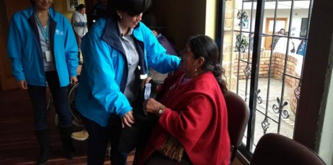 Entrega ayudas a sumapaceños