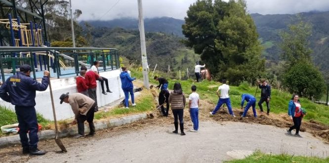 Jornada de limpieza en el Centro Poblado de Betania.