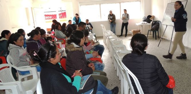 Los adultos sumapaceños recibieron charlas ambientales Los adultos sumapaceños recibieron charlas ambientales
