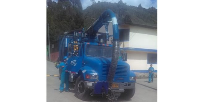 Alcaldía local y el IDIGER, en colaboración con la ETB dieron respuesta al llamado de la comunidad Camión vactor de la ETB fue utilizado para solucionar la emergencia