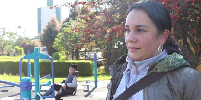 Madre de niño beneficiario del proyecto de Hipoterapia Madre de niño beneficiario del proyecto de Hipoterapia
