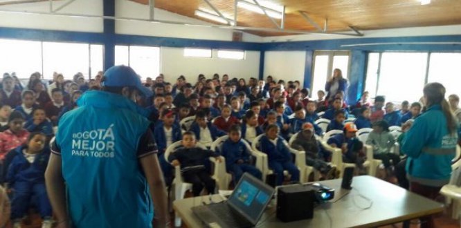 Alumnos del colegio campestre Jaime Garzón 